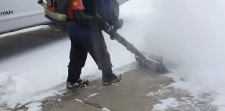 can i use a leaf blower to clear light snow 4