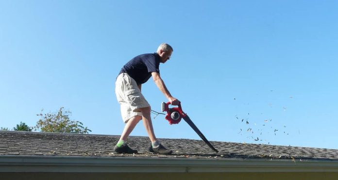 can i use a leaf blower to clean my gutters 4