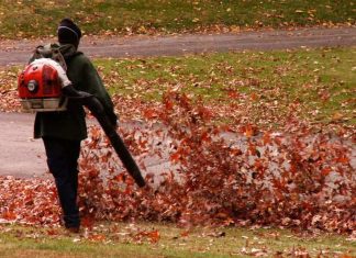 what should you not do with a leaf blower 4