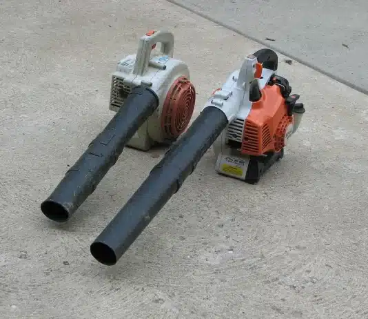 What Causes A Leaf Blower Motor To Seize Up